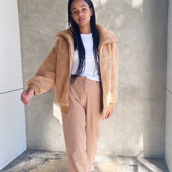 Aritzia The Teddy Jacket - Picture 4 of 7